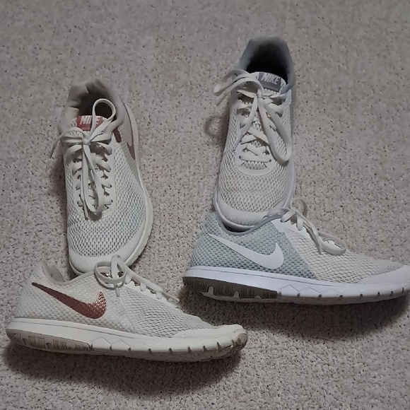 Nike Women's White and Red Sneakers - Picture 1 of 5